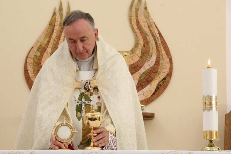 Żabno. Poświęcenie domu sióstr i seniorów