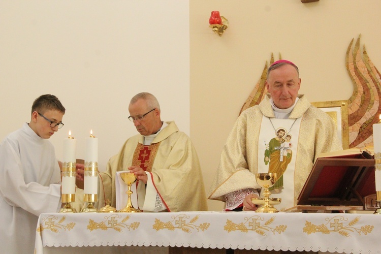 Żabno. Poświęcenie domu sióstr i seniorów