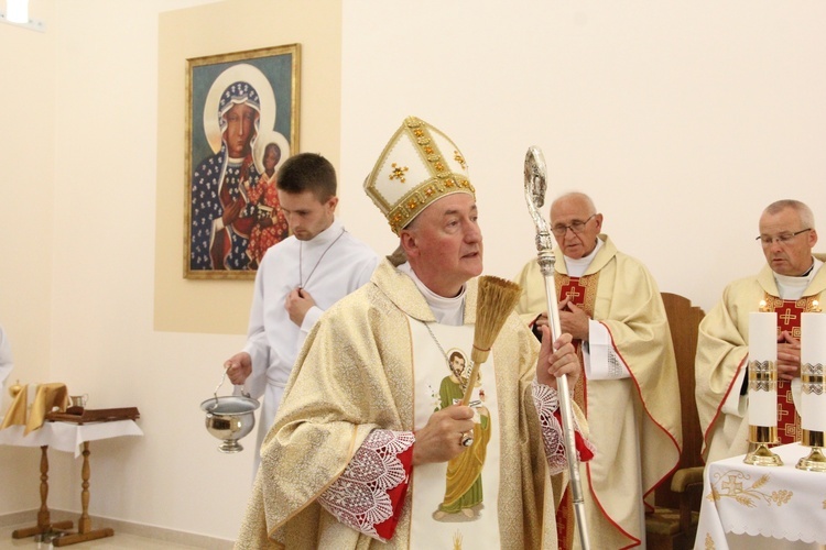 Żabno. Poświęcenie domu sióstr i seniorów