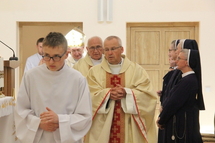 Żabno. Poświęcenie domu sióstr i seniorów