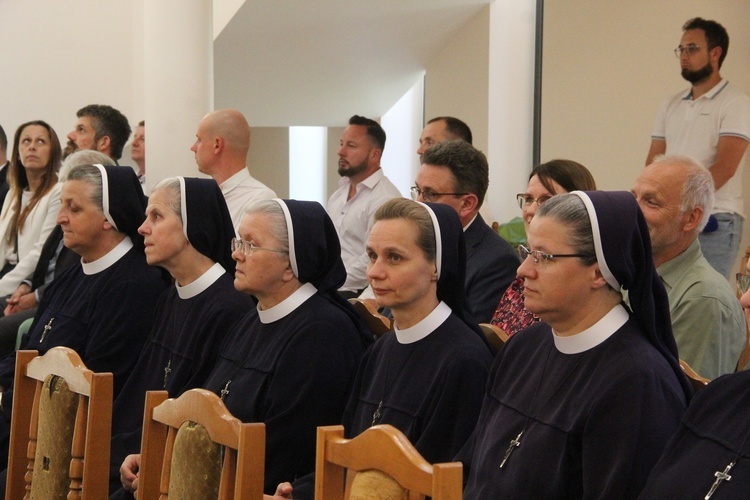 Żabno. Poświęcenie domu sióstr i seniorów