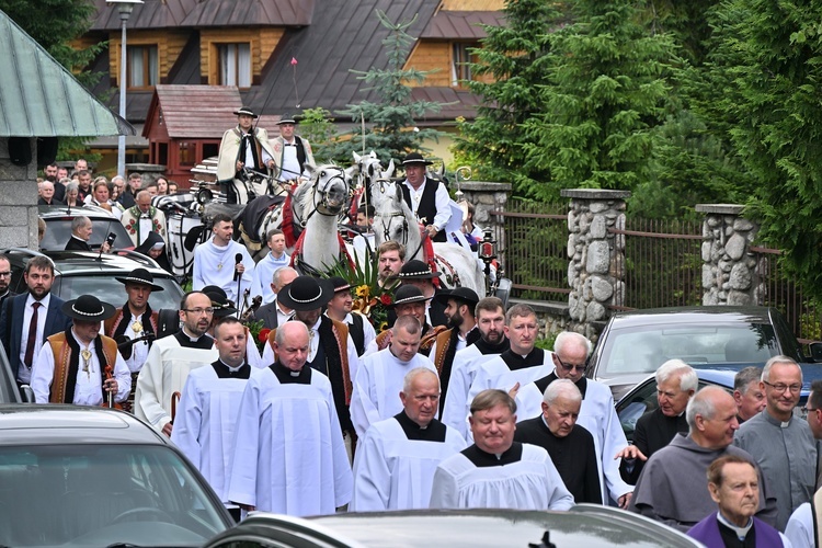 Drugi dzień uroczystości pogrzebowych ks. prał. Stanisława Szyszki 