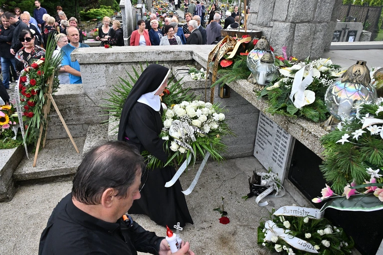 Drugi dzień uroczystości pogrzebowych ks. prał. Stanisława Szyszki 
