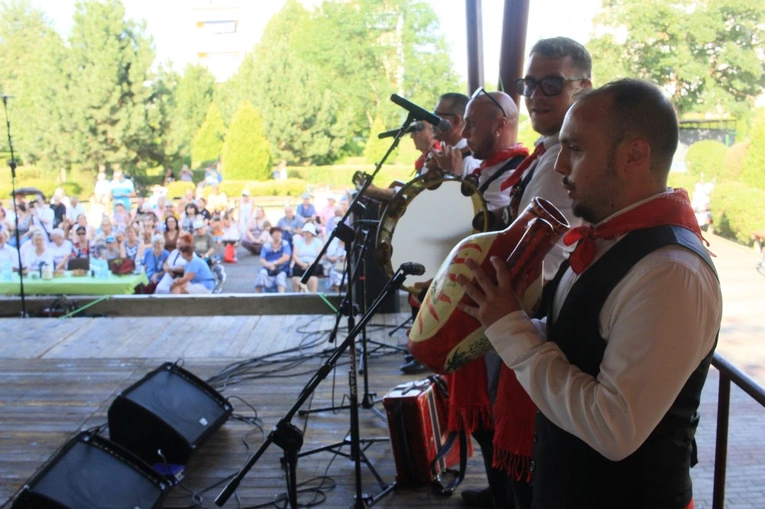 Miedzynarodowy Festiwal Zespołów Folklorystycznych w Kędzierzynie-Koźlu