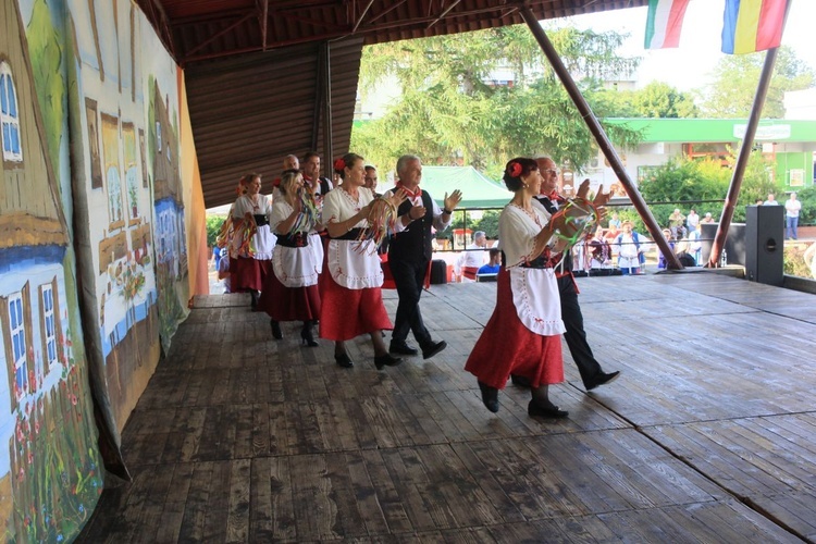 Miedzynarodowy Festiwal Zespołów Folklorystycznych w Kędzierzynie-Koźlu