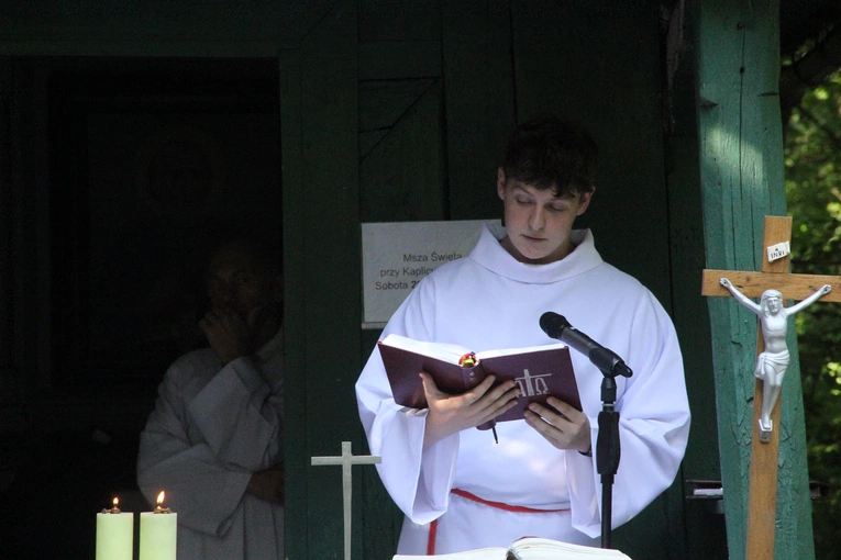 Biadoliny. Msza św. u Piotra i Pawła