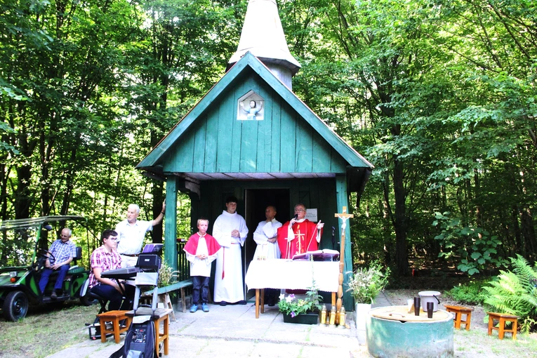 Biadoliny. Msza św. u Piotra i Pawła