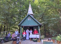 Biadoliny. Msza św. u Piotra i Pawła