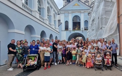 Rodziny z Domowego Kościoła rozpoczęły rekolekcje w Wilnie
