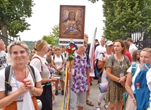 Pątnicy przywędrowali pieszo po raz pierwszy z regionów brzeskiego i mieleckiego.  