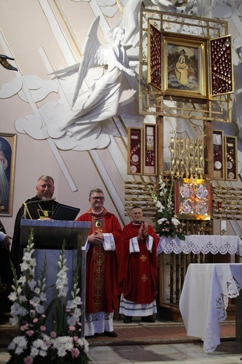 Pasierbiec. Erygowanie 200. chorągwi Zakonu Rycerzy św. Jana Pawła II