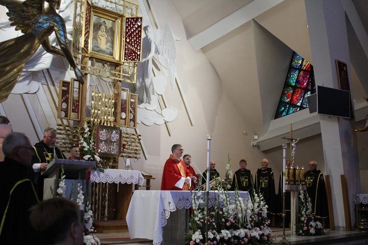 Pasierbiec. Erygowanie 200. chorągwi Zakonu Rycerzy św. Jana Pawła II