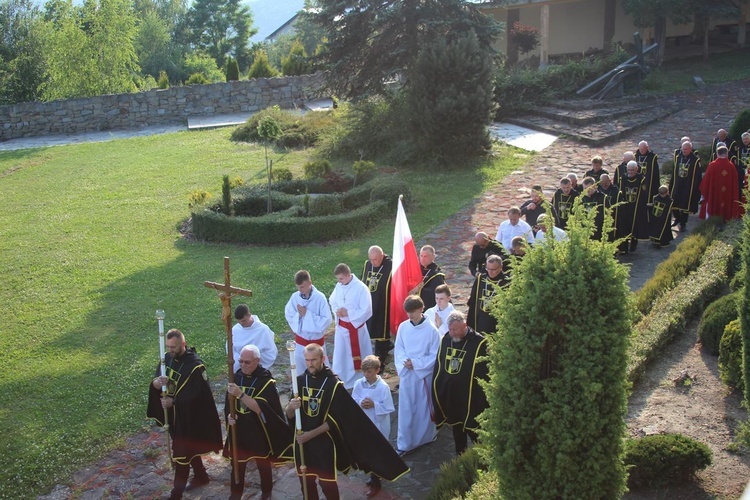 Pasierbiec. Erygowanie 200. chorągwi Zakonu Rycerzy św. Jana Pawła II