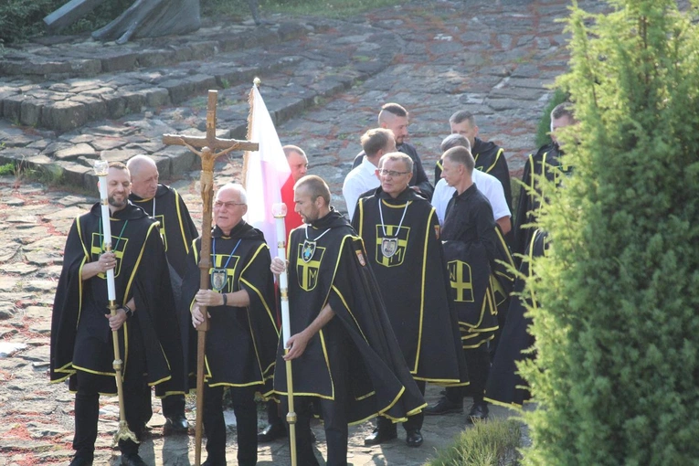 Pasierbiec. Erygowanie 200. chorągwi Zakonu Rycerzy św. Jana Pawła II
