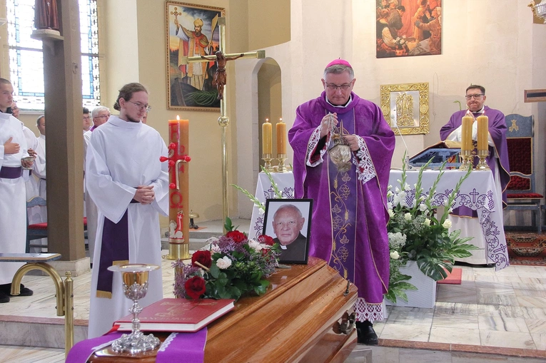 Uroczystości pogrzebowe ks. Pikulika