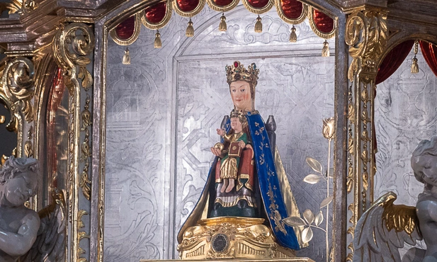 Pielgrzymka połączona była ze świętowanie 58. rocznicy koronacji cudownej figurki. 