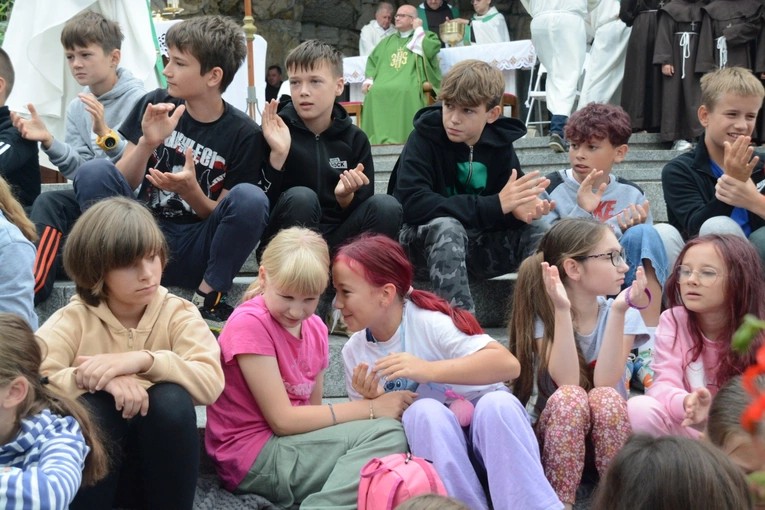 Pielgrzymka Dzieci do Babci Anny