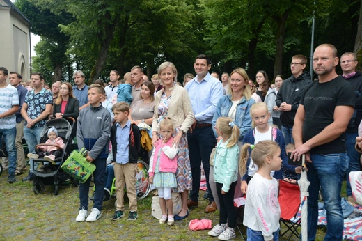 Pielgrzymka Dzieci do Babci Anny