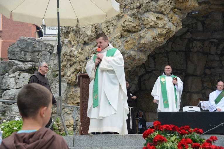 Pielgrzymka Dzieci do Babci Anny