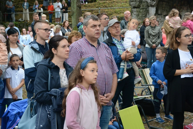 Pielgrzymka Dzieci do Babci Anny