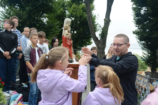 Pielgrzymka Dzieci do Babci Anny