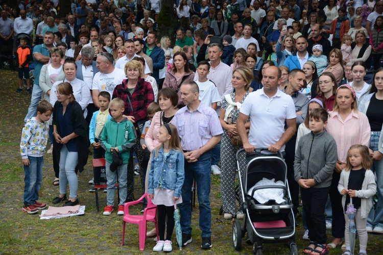 Pielgrzymka Dzieci do Babci Anny