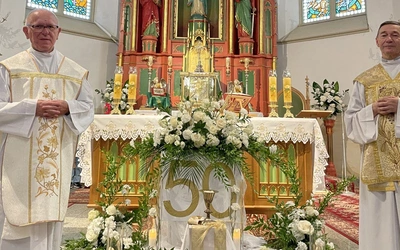 Mszę św. sprawowali ks. Józef Tępiński i ks. Adam Płuciennik.