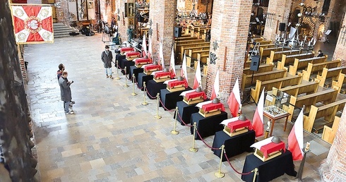W listopadzie 2022 r. w świątyni na pogrzeb oczekiwały szczątki mjr. Henryka Sucharskiego i jego żołnierzy.