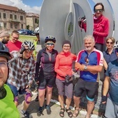 Próba sił i charakterów. Ta część grupy, której pasją jest sport, wyruszyła w tym roku na rowerową wyprawę z Krakowa na Mazury. 