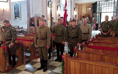 Pątnicy modlili się wspólnie podczas Mszy Świętej.