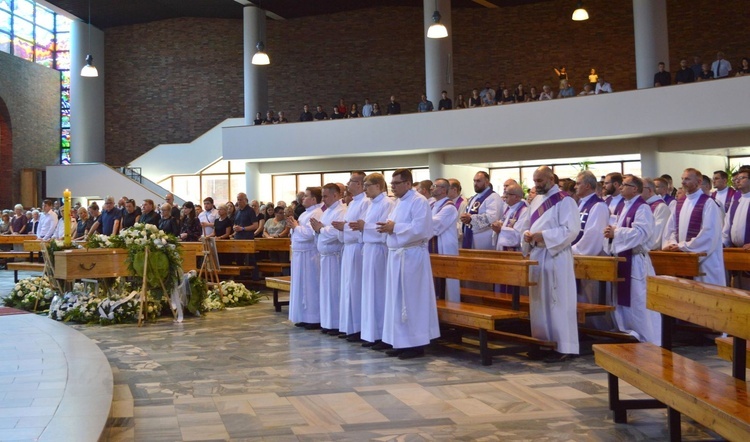 Pogrzeb tragicznie zmarłego ks. Pawła Pilśniaka