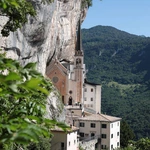 Włochy. Sanktuarium Madonna della Corona