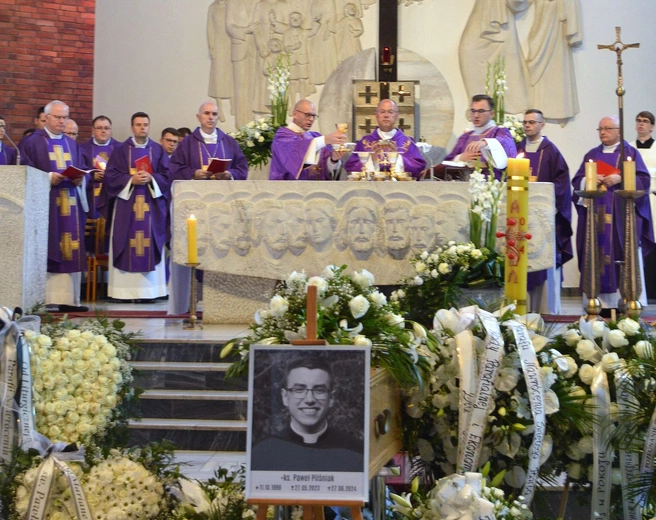 Pogrzeb tragicznie zmarłego ks. Pawła Pilśniaka