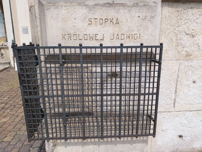 Kraków. Rocznica narodzin dla nieba świętej monarchini