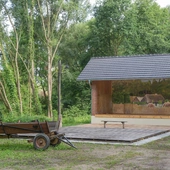 Scena plenerowa "Pod Dębem".