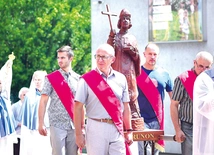 W procesji niesiono również figurę św. Brunona.