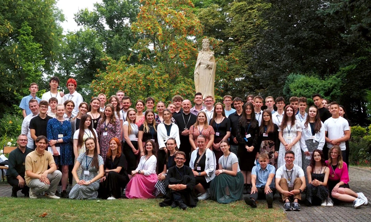 Oazowiczów odwiedził  bp Marek Solarczyk.