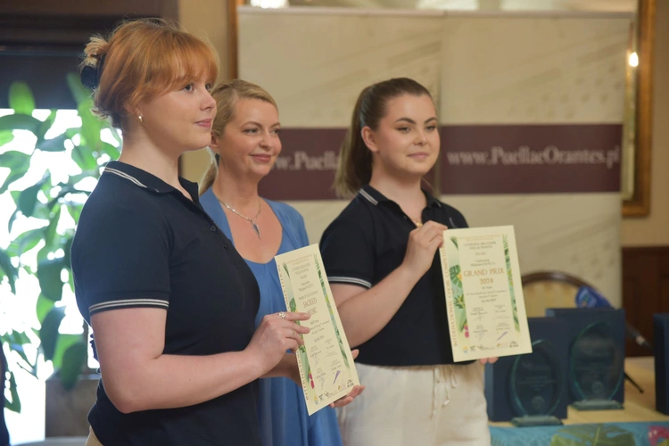 Puellae Orantes w Prowansji