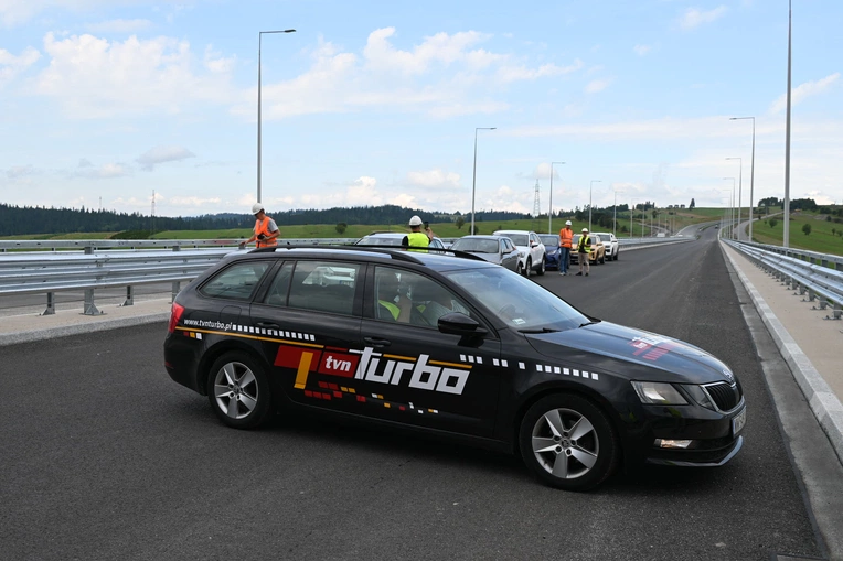 Nowa zakopianka widziana "z ziemi"