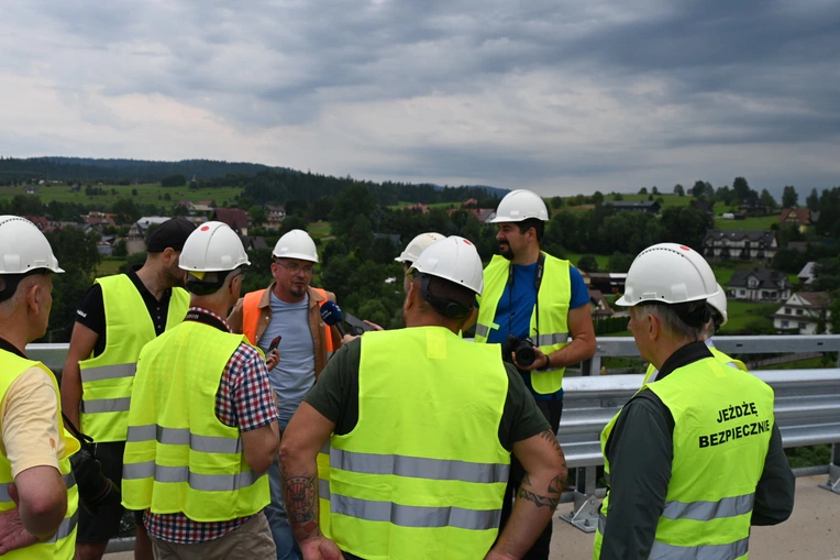 Nowa zakopianka widziana "z ziemi"