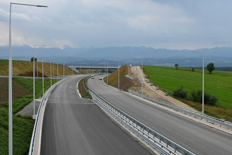 Nowa zakopianka widziana "z ziemi"