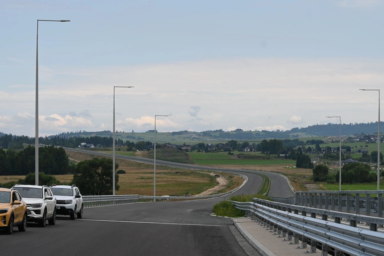 Nowa zakopianka widziana "z ziemi"