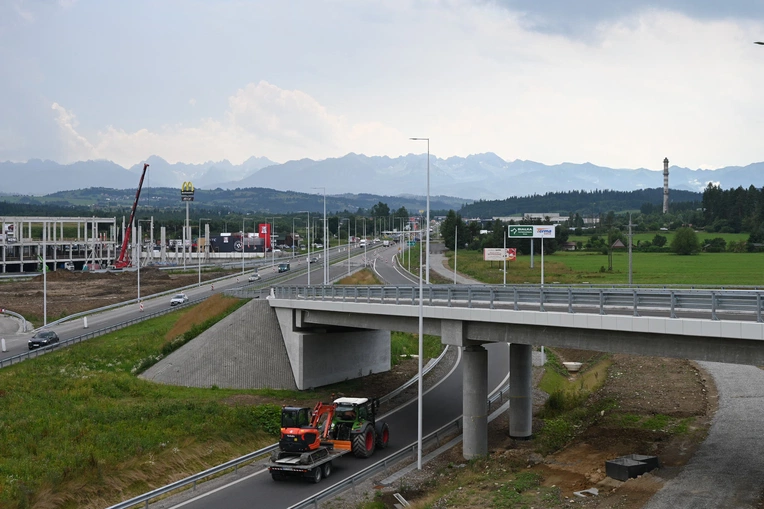 Nowa zakopianka widziana "z ziemi"