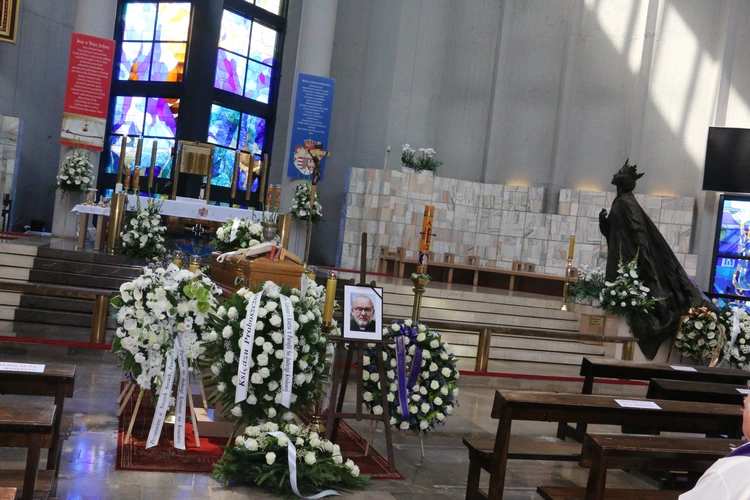 Uroczystości pogrzebowe ks. Marka Hajdyły - cz. 1