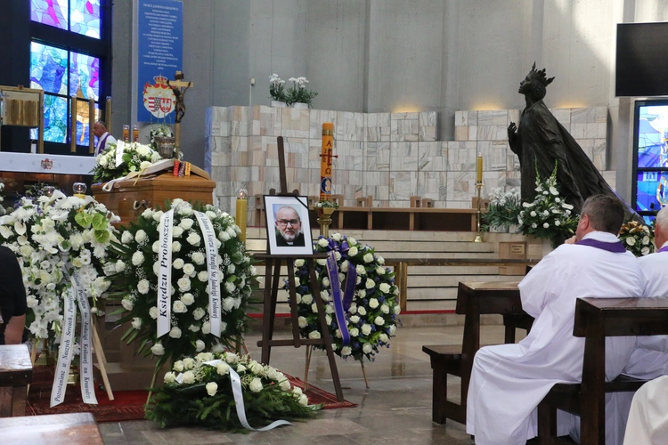 Uroczystości pogrzebowe ks. Marka Hajdyły - cz. 1