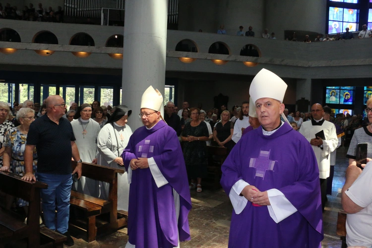 Uroczystości pogrzebowe ks. Marka Hajdyły - cz. 1