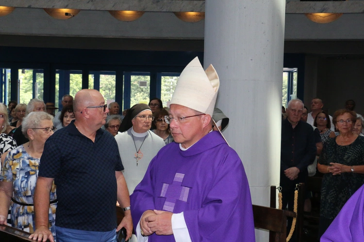 Uroczystości pogrzebowe ks. Marka Hajdyły - cz. 1