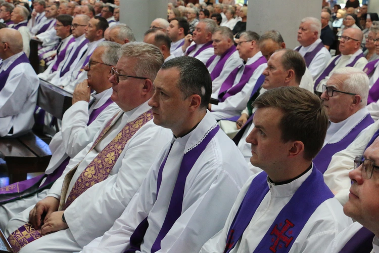 Uroczystości pogrzebowe ks. Marka Hajdyły - cz. 1