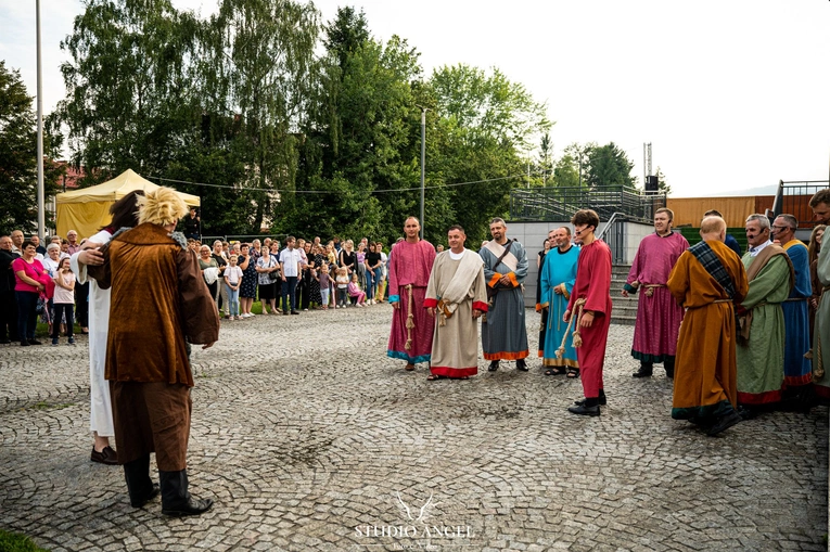 Skrzydlna. Misterium tajemnic światła