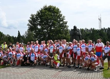 60 rowerowych pielgrzymów w drodze z Giewontu na Hel